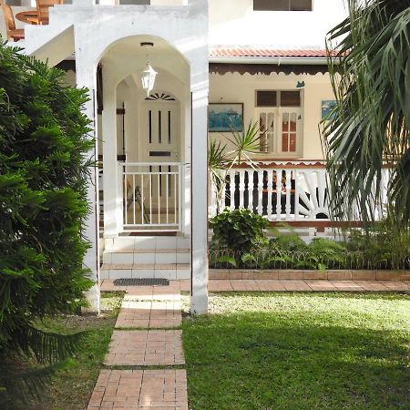 Villa Nanou , Villa De Plein Pied Avec Joli Jardin Bouillante Luaran gambar