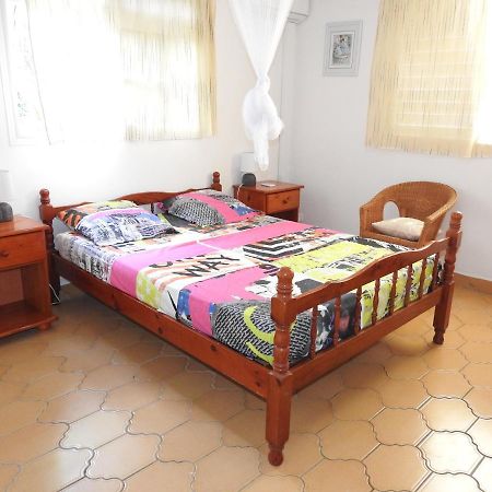 Villa Nanou , Villa De Plein Pied Avec Joli Jardin Bouillante Luaran gambar