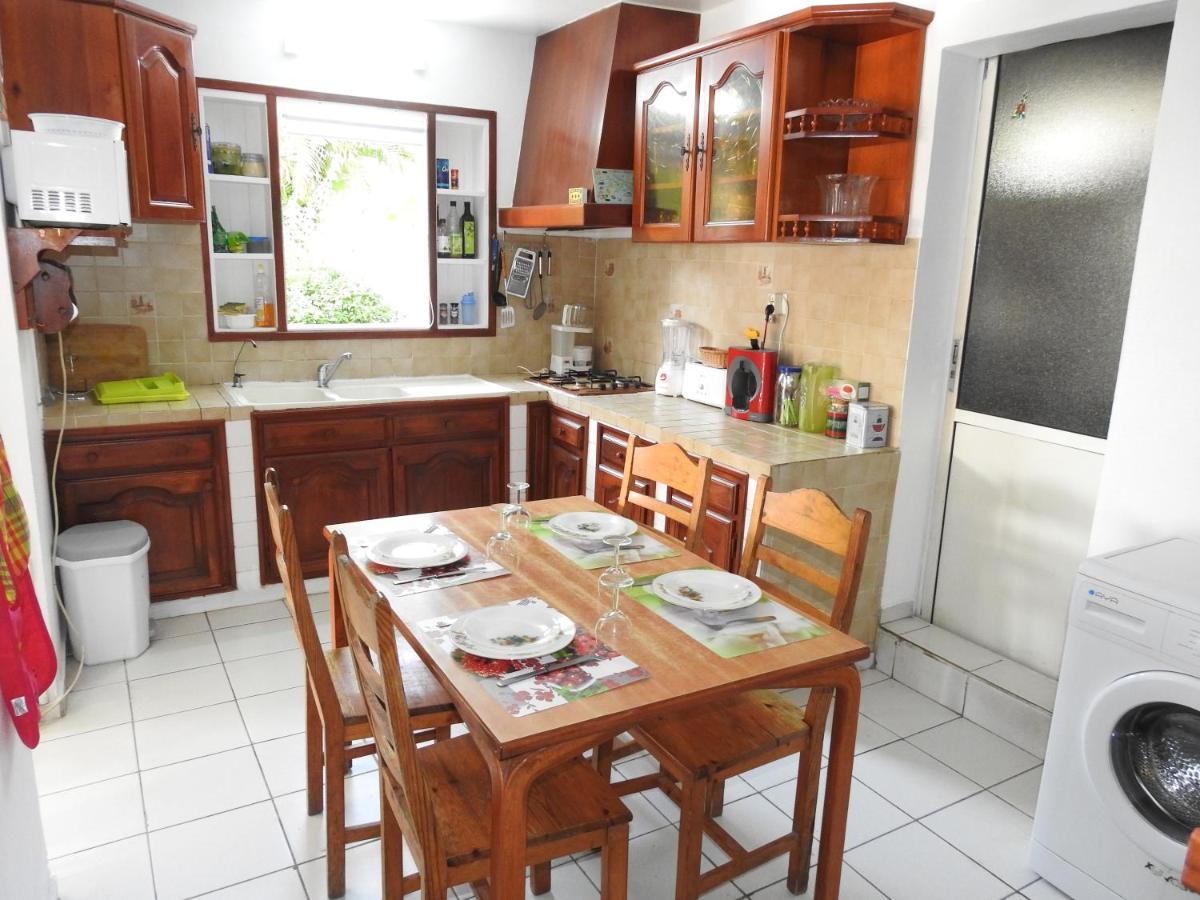 Villa Nanou , Villa De Plein Pied Avec Joli Jardin Bouillante Luaran gambar